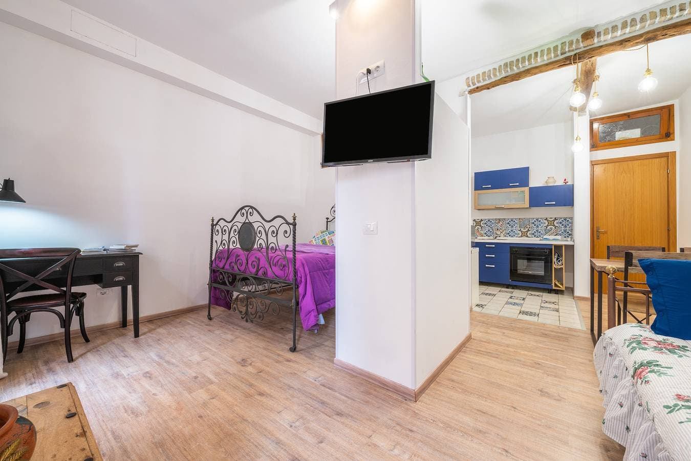 Foto 9 von 22: Einzimmerapartment 'Alla Marina Monolocale Deluxe' mit Balkon, WLAN und Klimaanlage