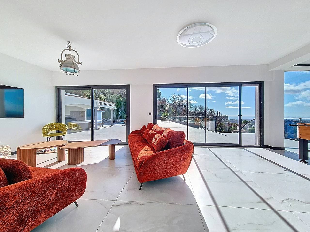 Foto 10 von 31: Moderne Villa auf den Anhöhen von Nizza