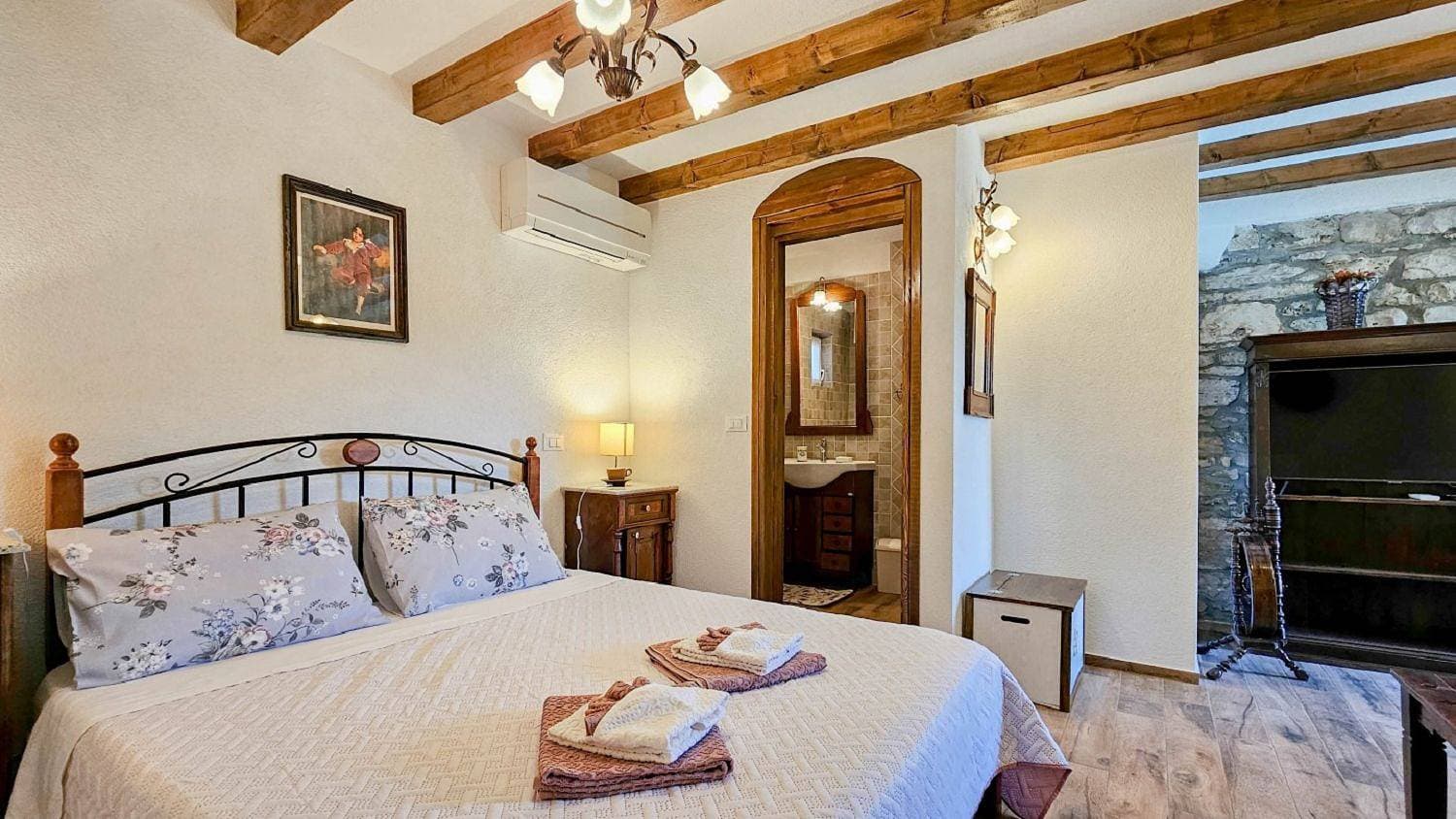 Foto 8 von 28: Cozy Studio im Steinhaus mit Pool, Klima, WiFi