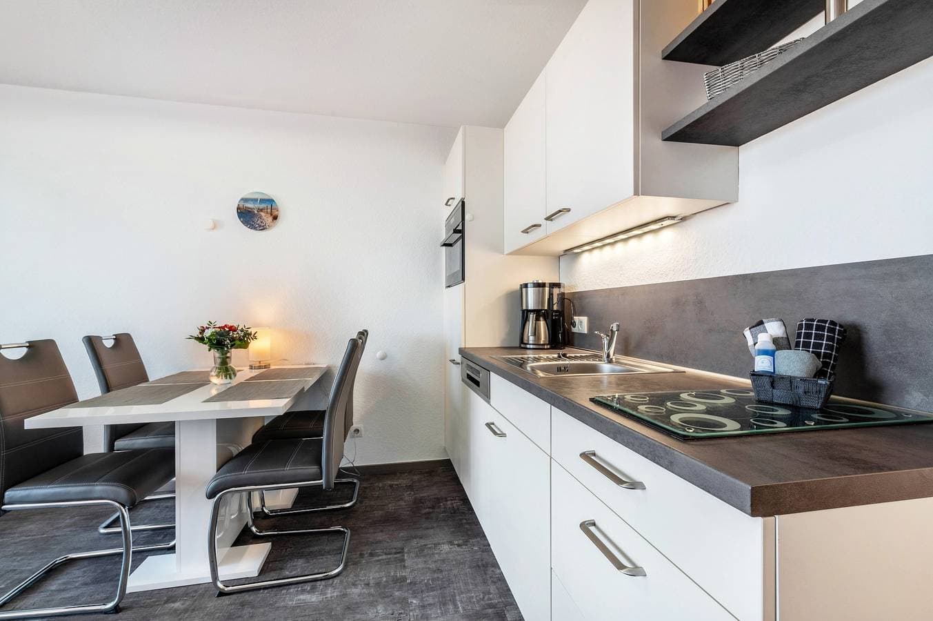 Foto 9 von 28: Ferienwohnung 'Hochparterre' mit Meerblick, Balkon und Wi-Fi