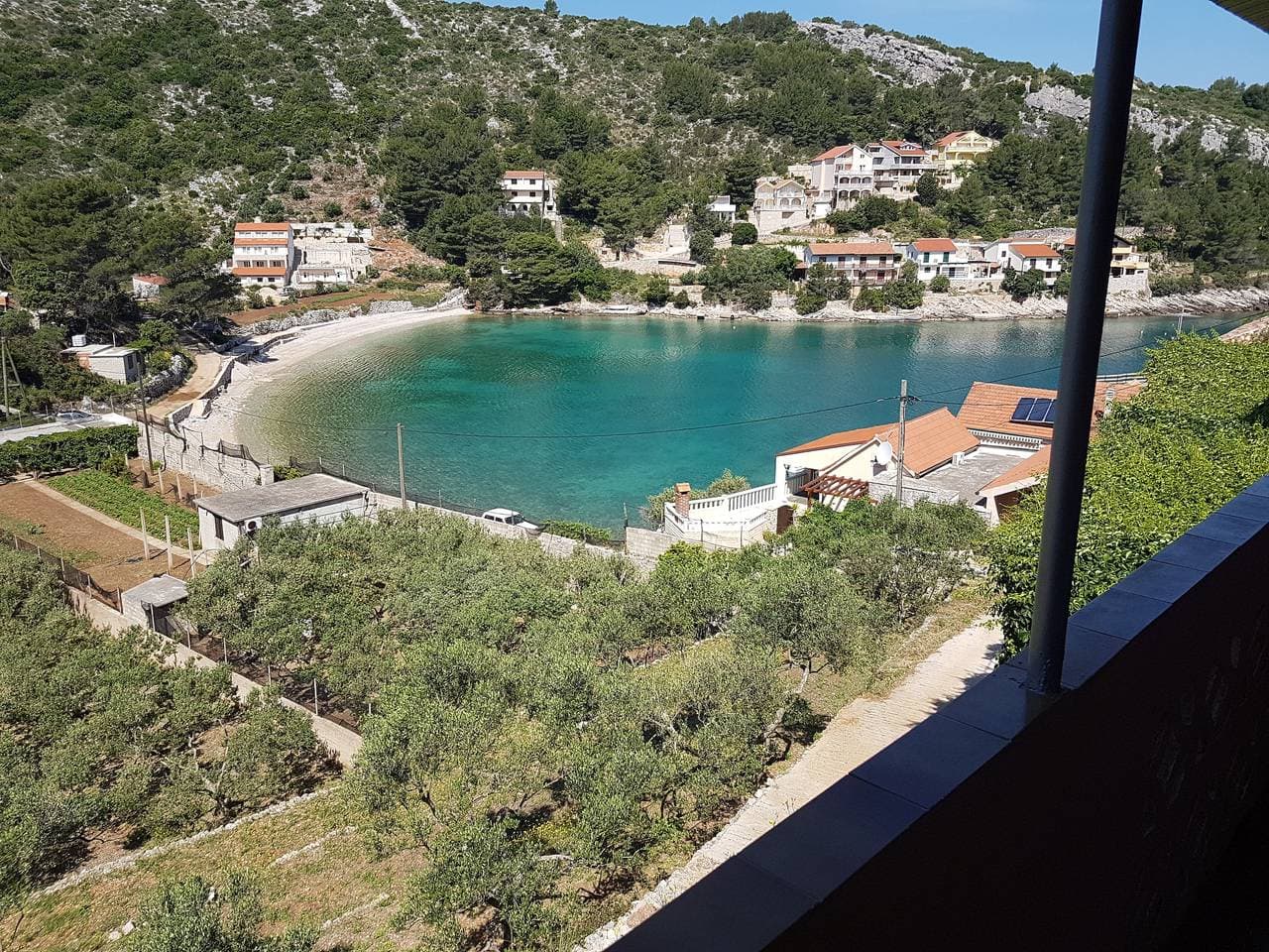 Foto 12 von 12: 1-Zimmer-Ferienwohnung mit Terrasse und Meerblick Bucht Prapatna, Hvar -b