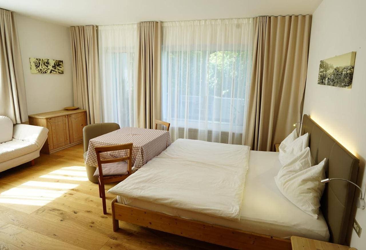 Foto 4 von 49: Double Room with Balcony