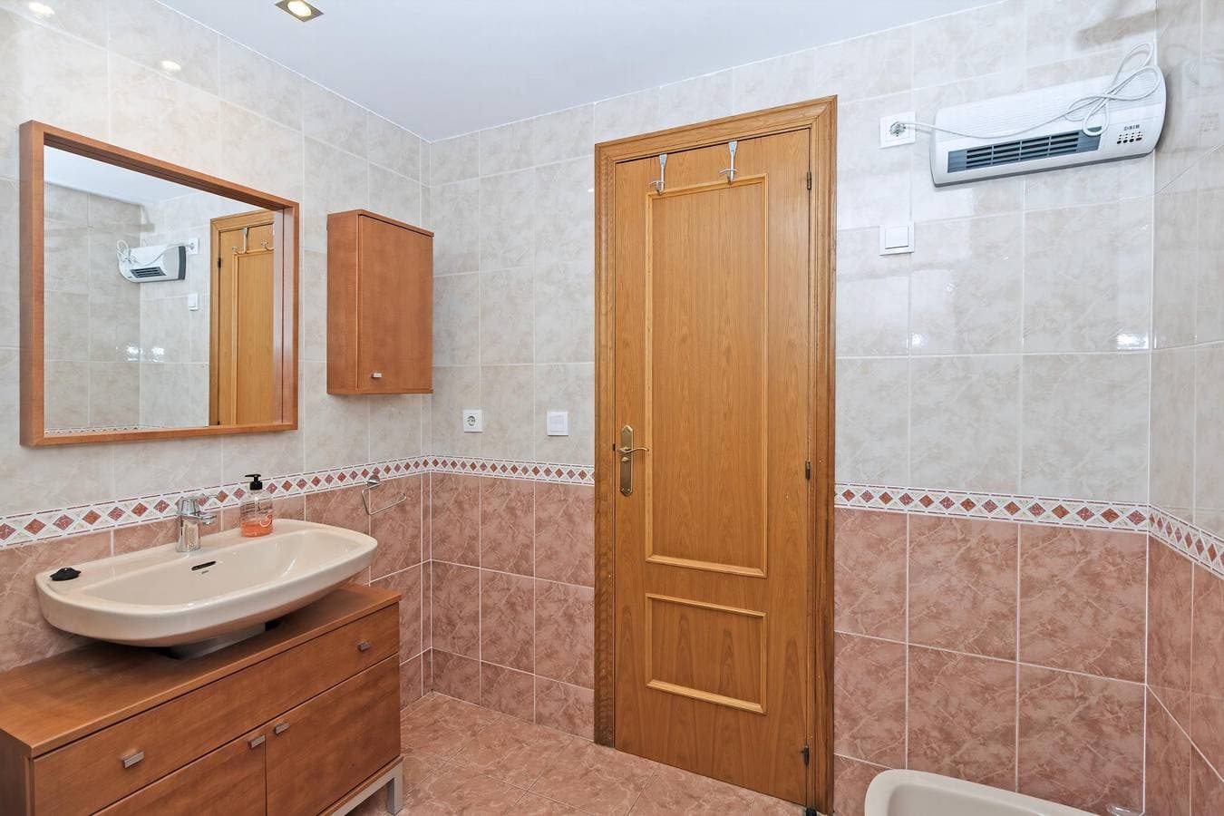 Foto 10 von 27: Ferienwohnung für 4 Personen mit Terrasse