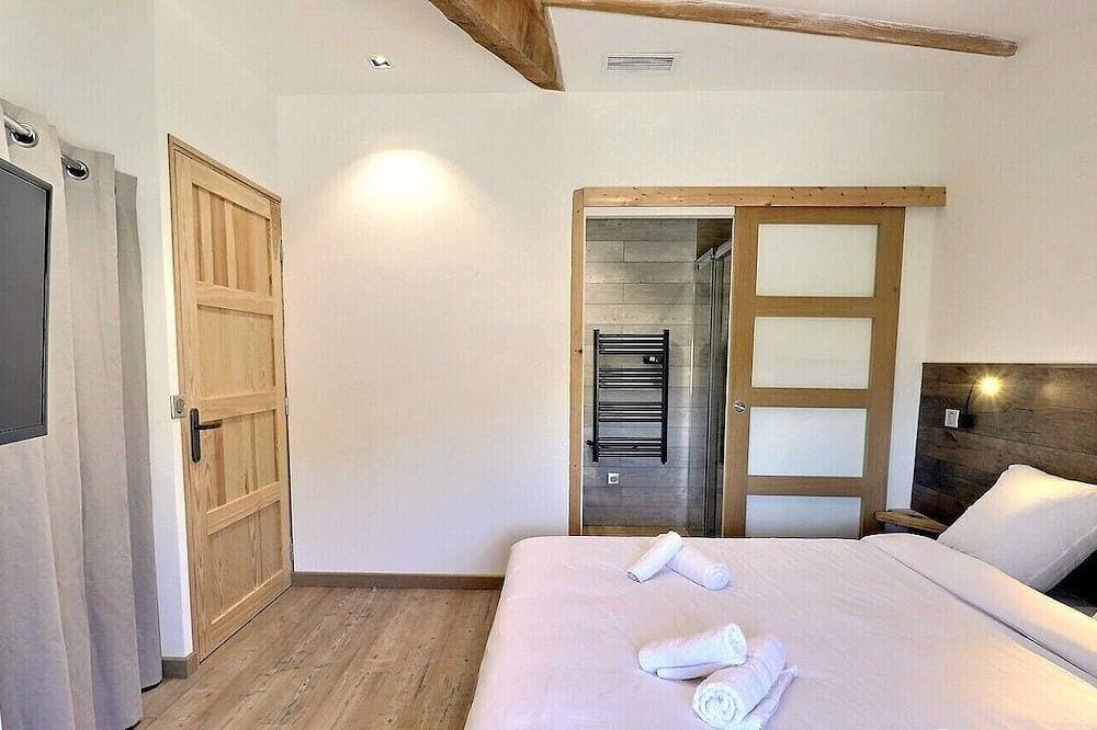 Foto 3 von 19: Le Figuier Vacation Rental - Angel Rentals in Southern Ardèche, Sleeps 4, with Private Courtyard