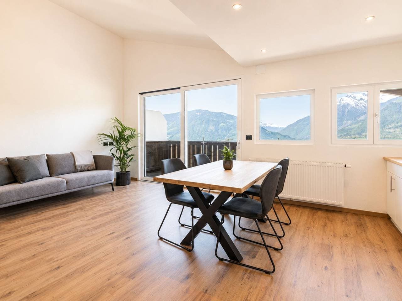 Foto 10 von 22: Ferienwohnung 'Preiss Typ B' mit Bergblick, Balkon und Wi-Fi