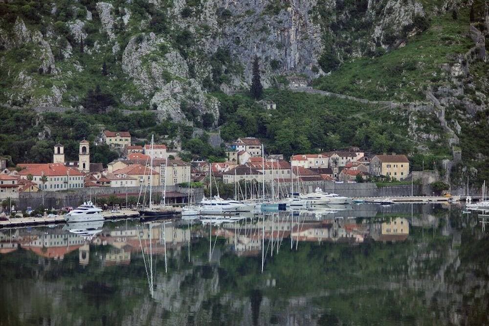 Beautiful apartment with pool and sea view of Kotor 1