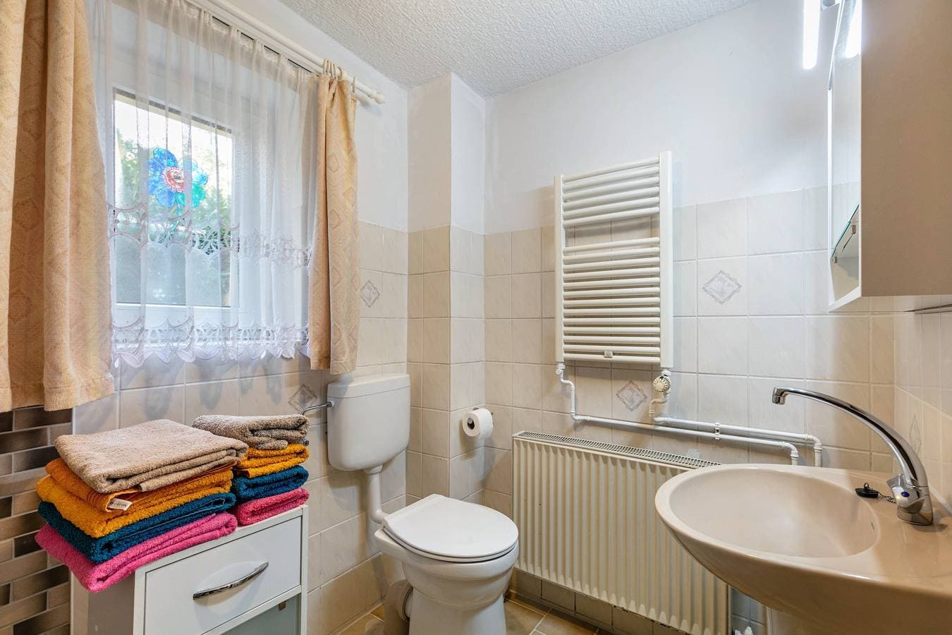 Foto 13 von 27: Ferienwohnung 'Im Blumengarten' mit WLAN, Terrasse & Garten