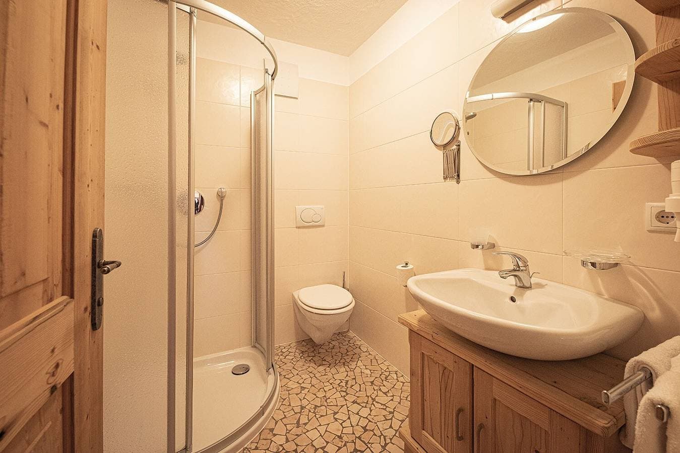 Foto 6 von 10: Ferienwohnung "Himmelschlüssel" mit Bergblick, 2 privaten Terrassen und WLAN