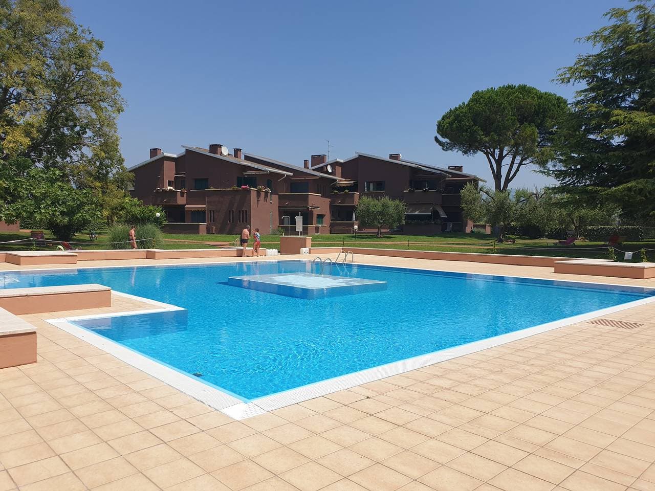 Foto 4 von 37: Regarda -Blue View 3  Wohnung  mit Pool und Seeblick