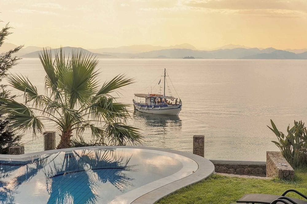 Villa Alia, Modern Comfort Direct Beach Access 1