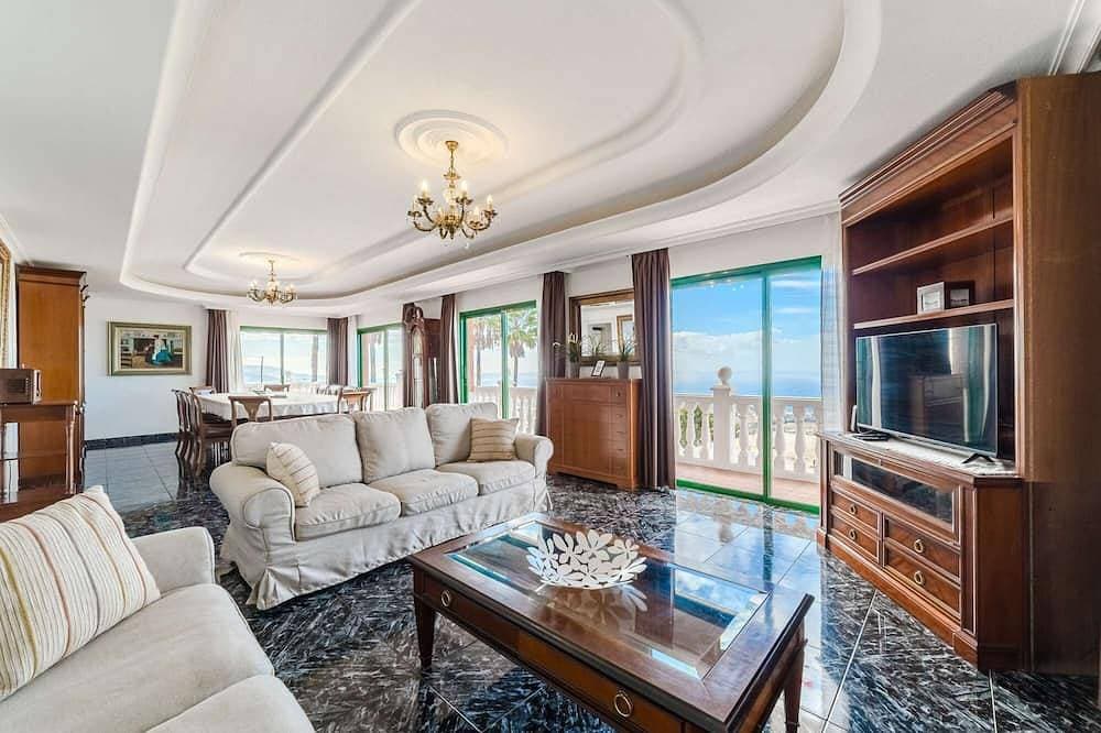 Foto 13 von 30: Villa Raquel with Private Pool and Sea view