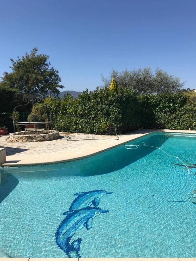 2 pièces dans villa avec piscine & parking -Cannes à 10 mns 1