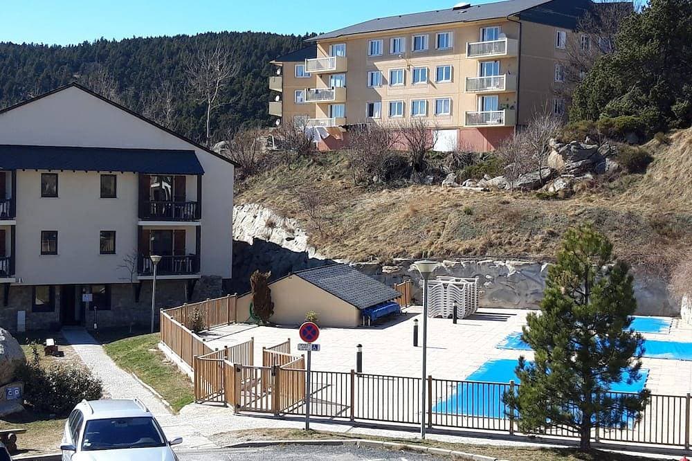 Foto 6 von 11: Pleasant Font-Romeu Studio, warm and bright with mountain views