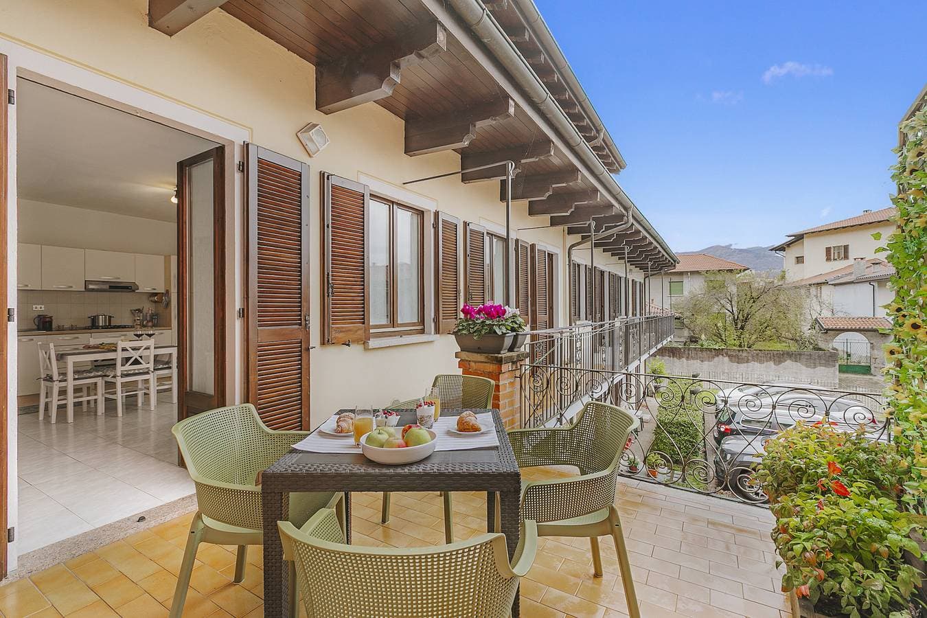 Petalo Bianco: 100m from Lake, Parking and Balcony 1
