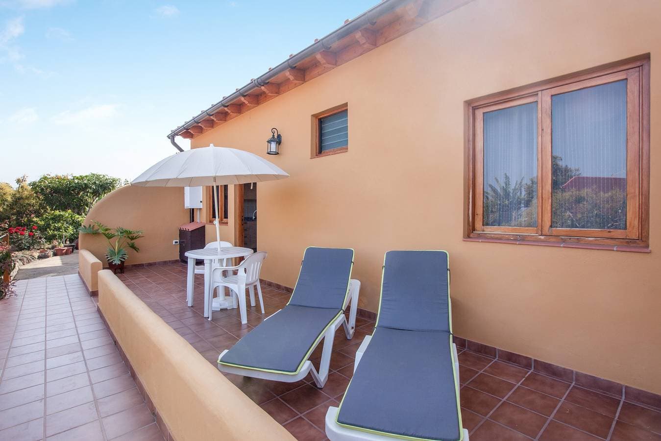 Foto 3 von 29: Ferienwohnung "Casa Quemahierro 2" mit Teideblick, Pool und Garten