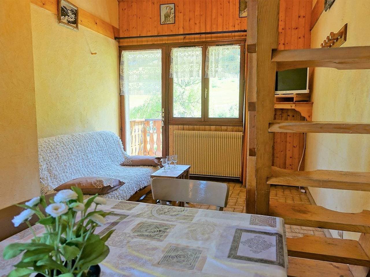 Große Familienwohnung an der Piste für 8 Personen 1