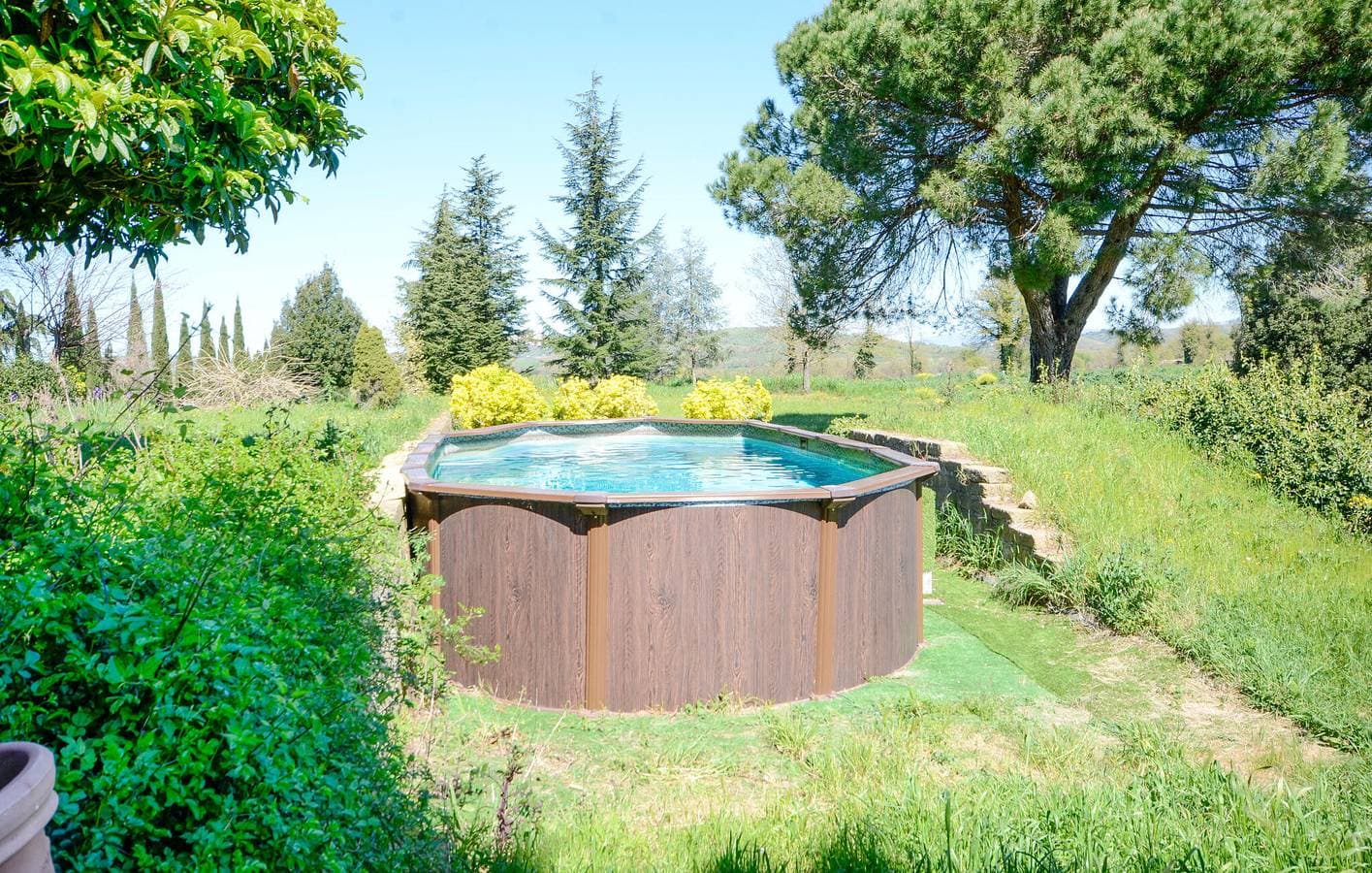 Foto 12 von 41: Reizende 300-Quadratfuß-Oase mit Pool, Garten und WLAN