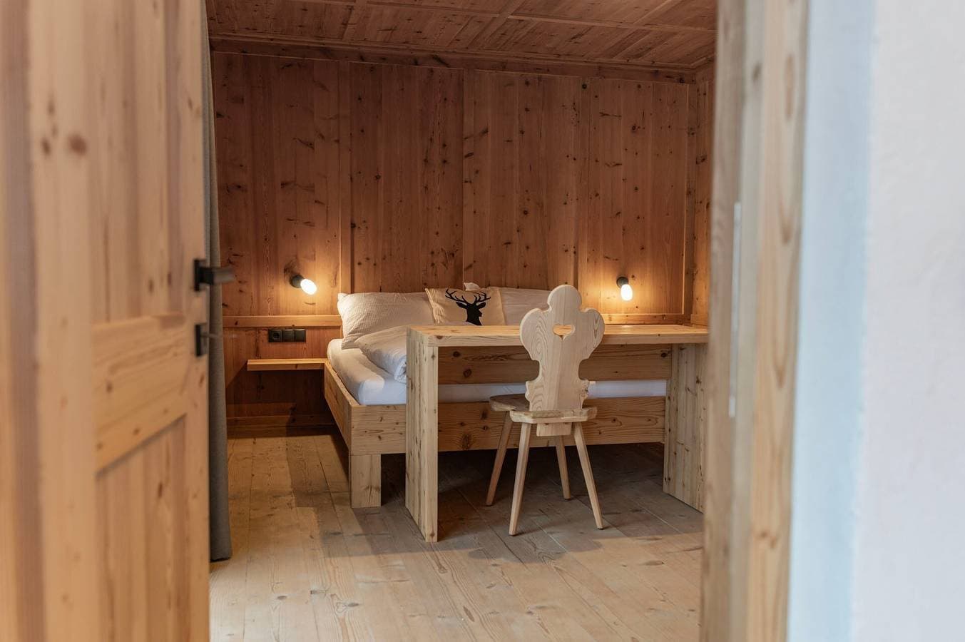 Foto 8 von 39: Ferienwohnung 'Peunt' mit Bergblick, Gemeinschaftsterrasse und Wi-Fi