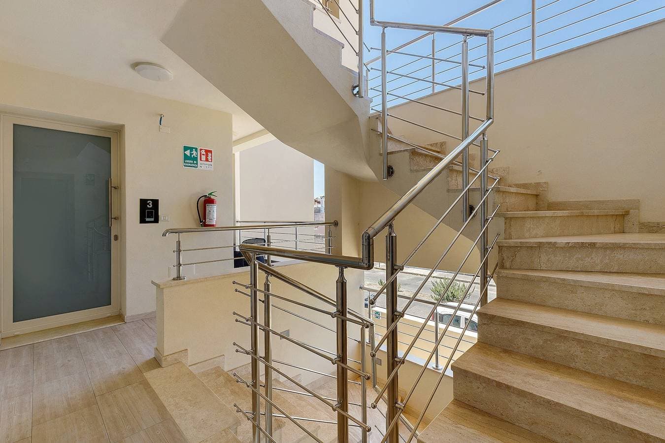 Foto 8 von 28: „Turri Manna Domo 3“: Zimmer mit Balkon, WLAN und Klimaanlage