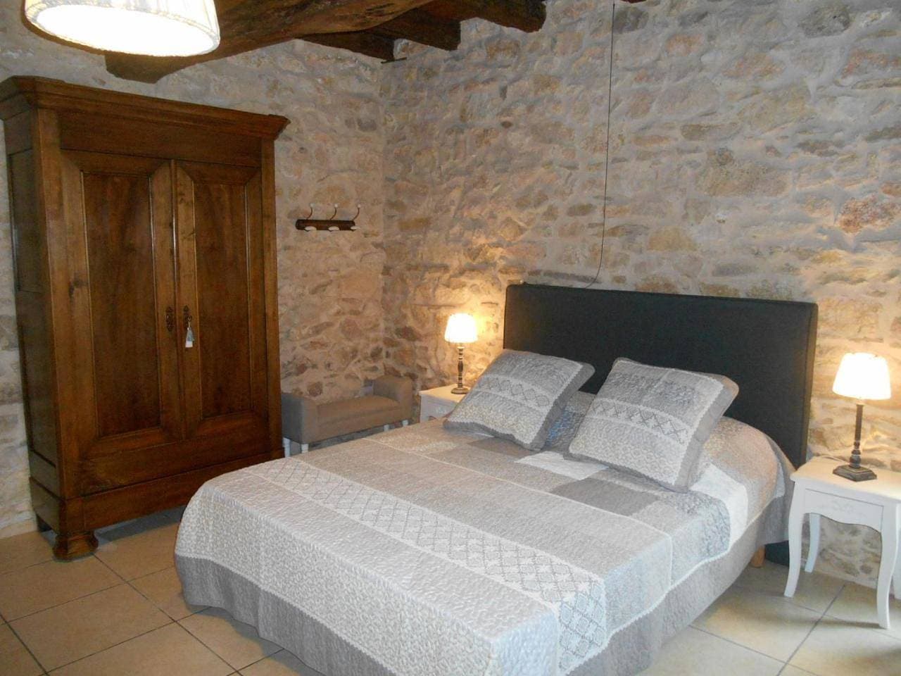 Foto 6 von 16: Triple Room with Private Bathroom
