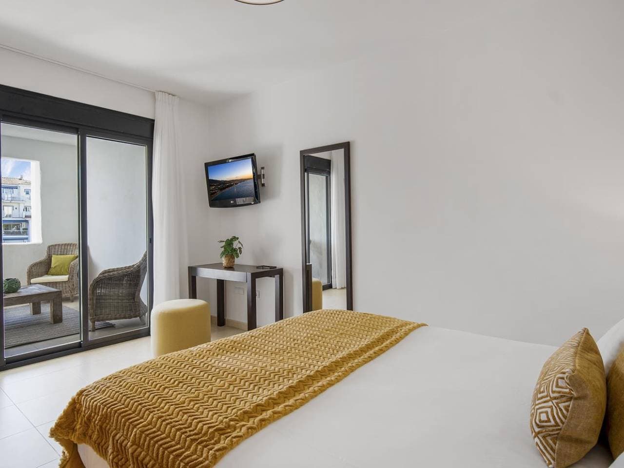 Foto 11 von 41: Ferienwohnung für 4 Personen mit Terrasse