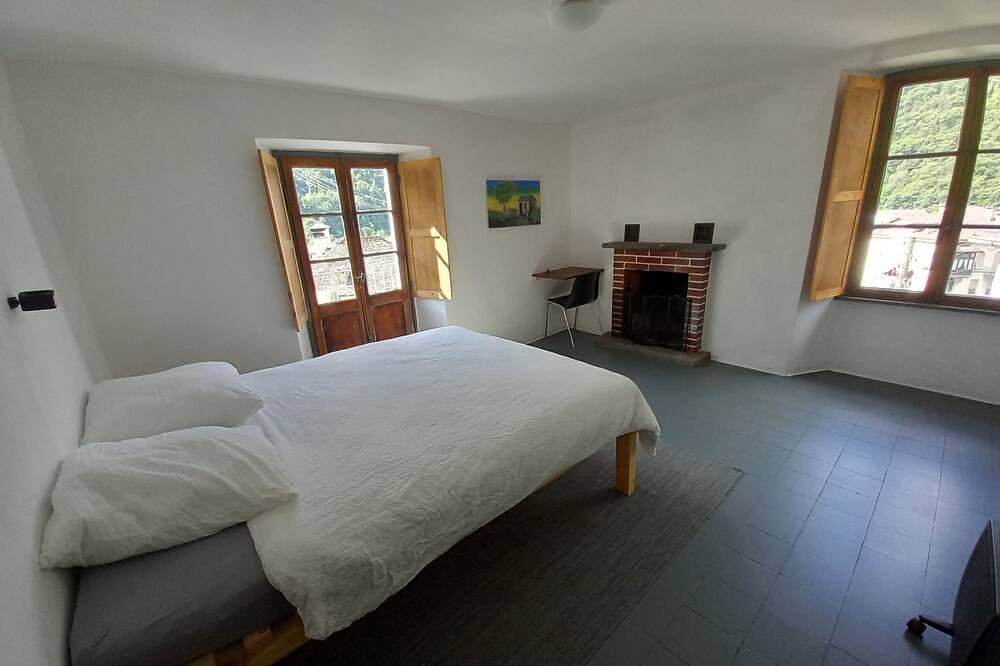 Foto 2 von 28: \"Casa Coerente\" Cavergno - ganzes Obergeschoss mit Zimmer #1-4
