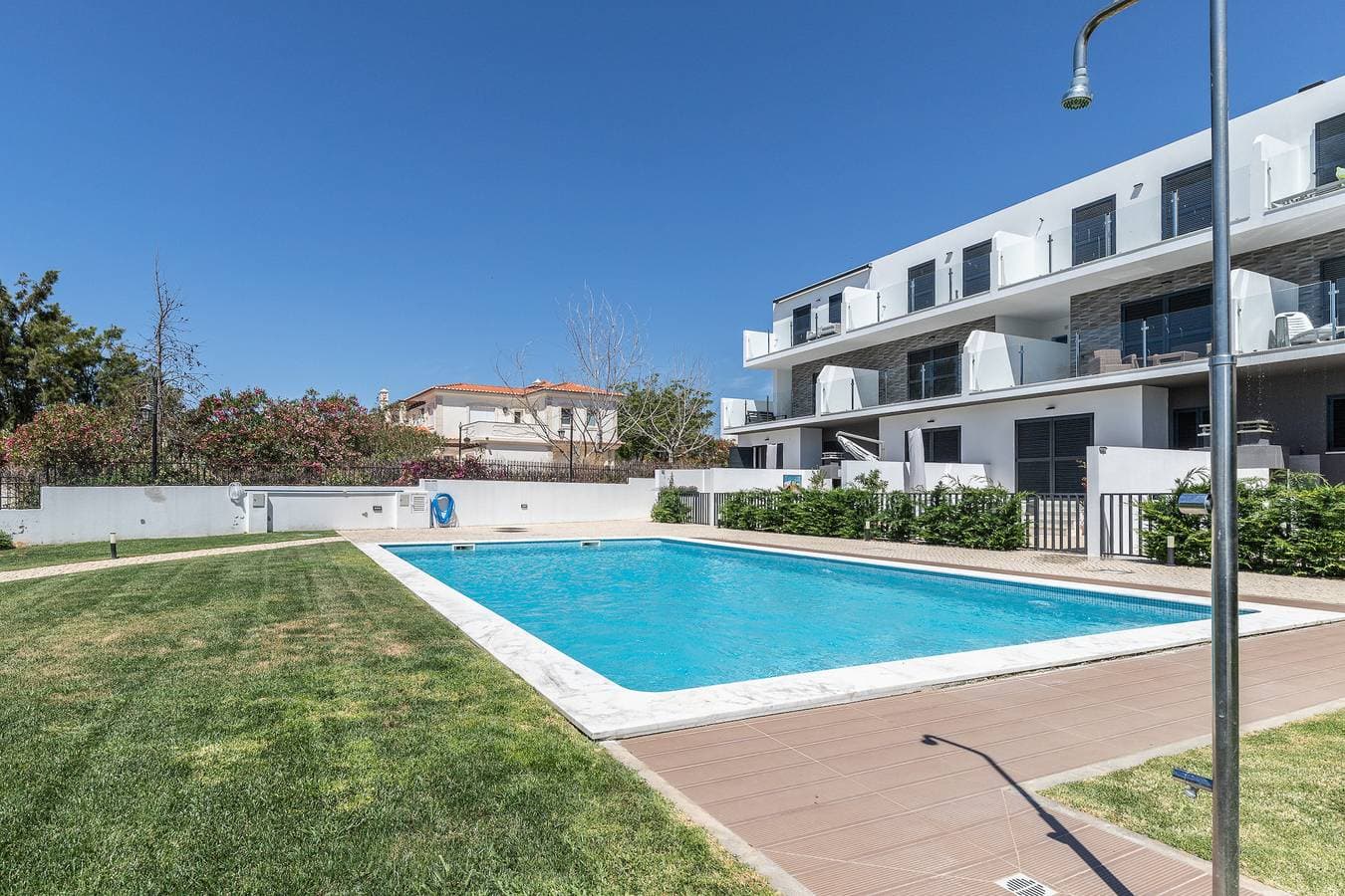 4 bedroom villa with pool and in a condominium by AlgarveManta (6V4) 1