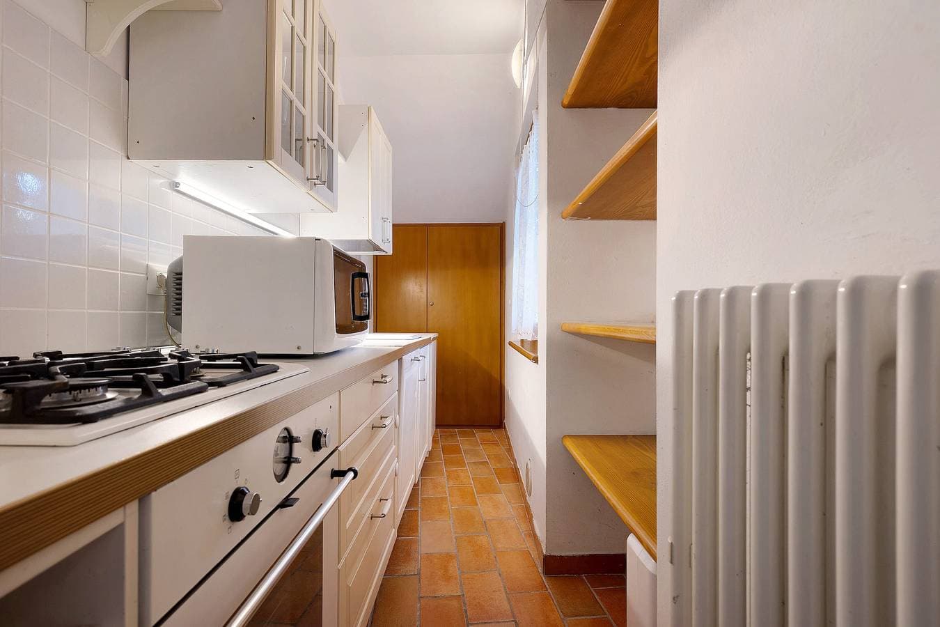 Foto 9 von 26: Villa G mit Seeblick, private Terrasse, nur wenige Schritte vom Gardasee entfernt