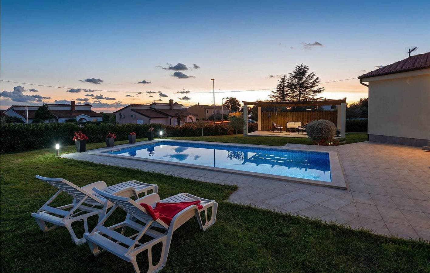 Foto 13 von 36: Charmante 2-Zimmer-Wohnung mit Pool, Terrasse und in der Nähe des Stadtzentrums