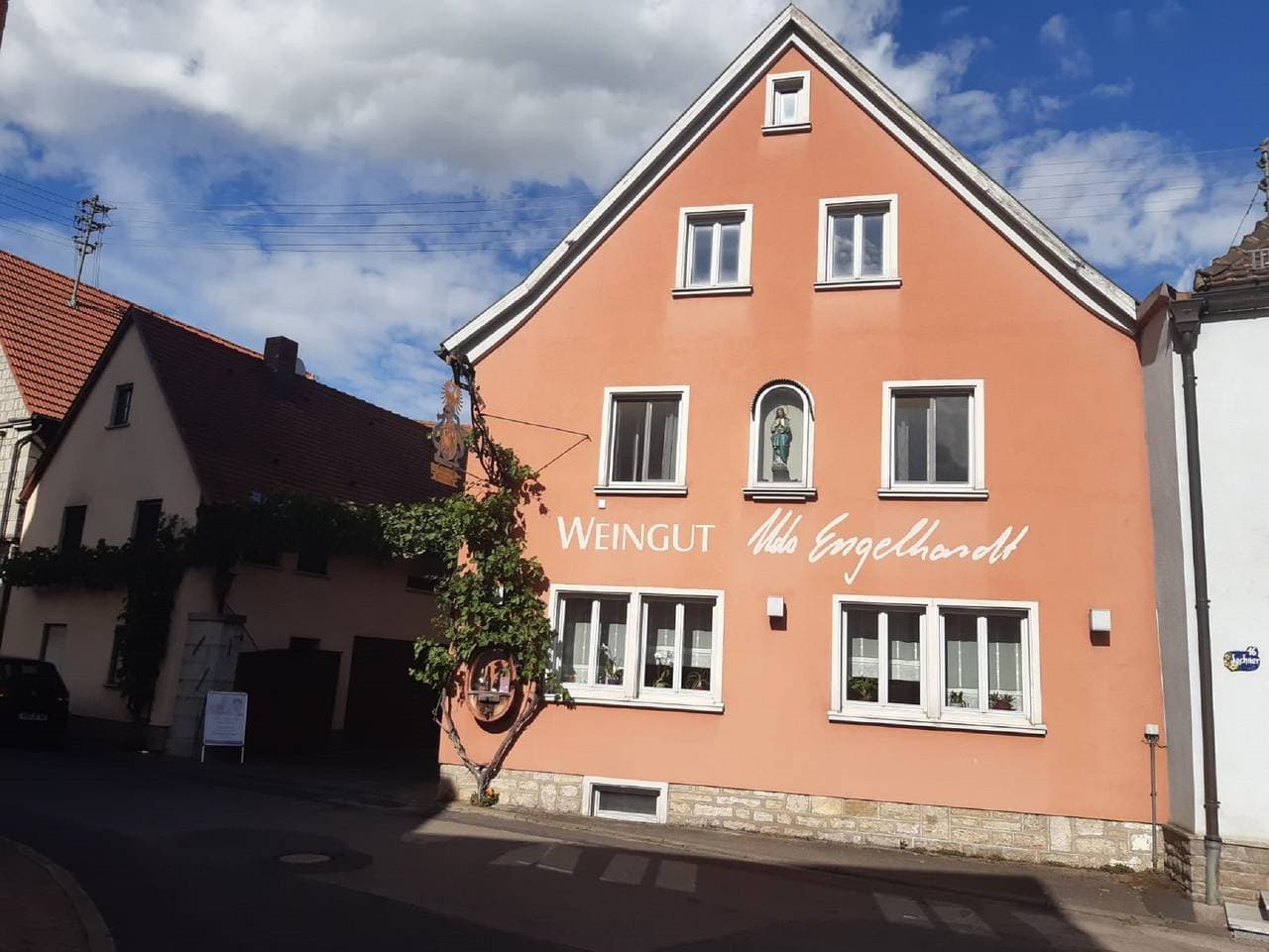 Foto 2 von 15: Weingut Engelhardt - Wohnung Bacchus mit überdachtem Balkon