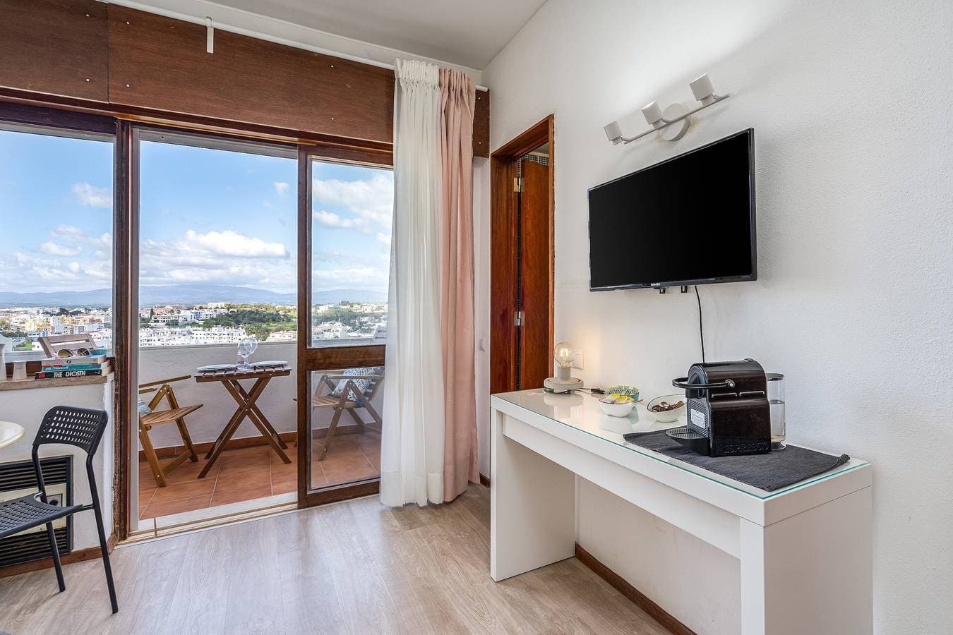 Foto 9 von 27: Ferienwohnung 'Gaivotas House' mit Balkon und WLAN-Zugang
