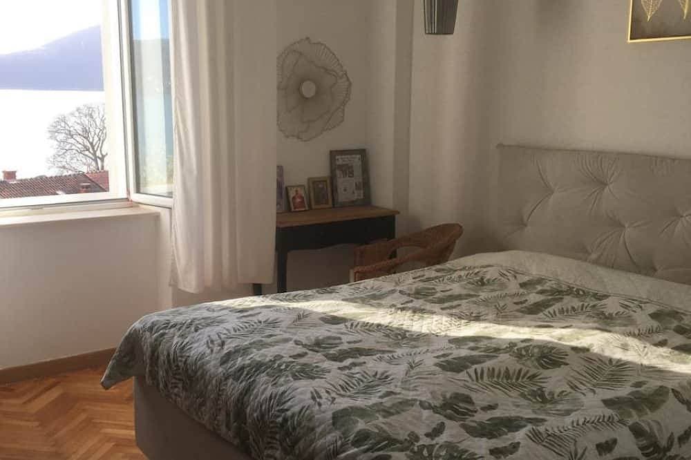 Foto 2 von 30: Charmante Retro-Wohnung mit Meerblick – strandnah im historischen Herceg-Novi