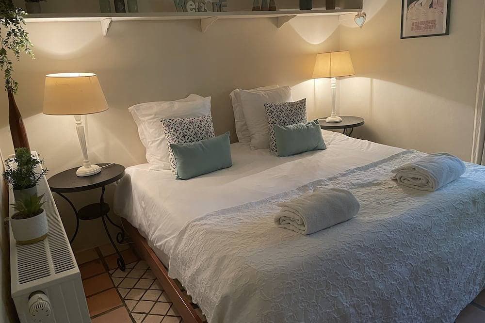 Foto 3 von 30: Ein schönes romantisches Schlafzimmer mit Mezzaninbereich, Badezimmer und privatem Garten