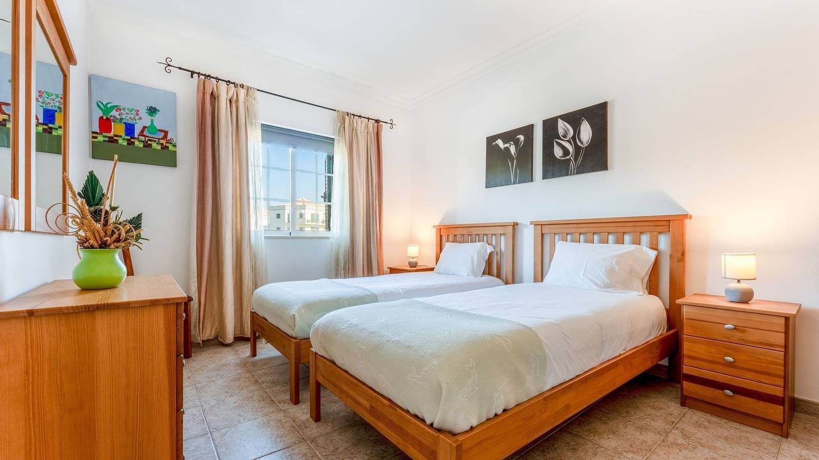 Foto 2 von 22: Bright & Cozy 1 Bdr Flat W/ Balcony by LovelyStay