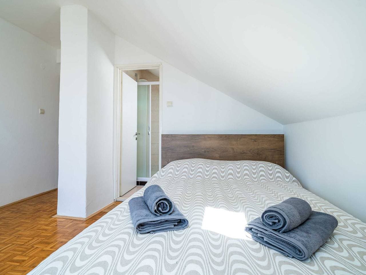 Foto 2 von 28: Rooms Nina - Double room with Sea View - 2
