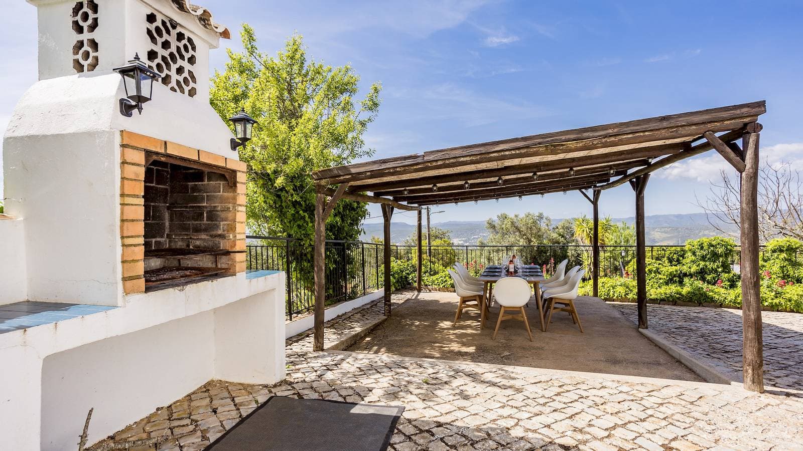 Foto 7 von 43: Villa für 8 Personen mit Terrasse