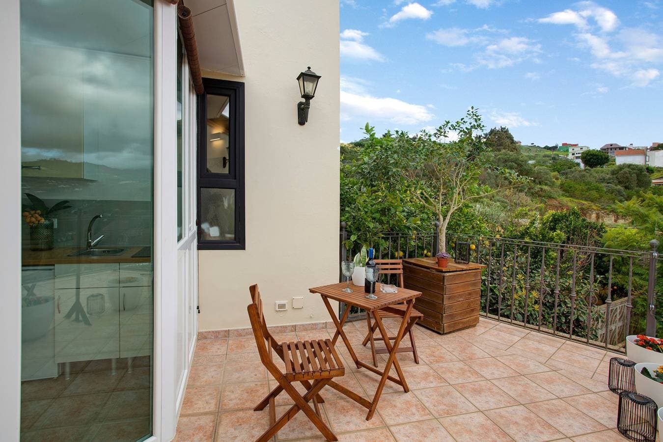Foto 2 von 29: Ferienwohnung "Carmelo Y Carmela 3" mit Bergblick, privater Terrasse und WLAN