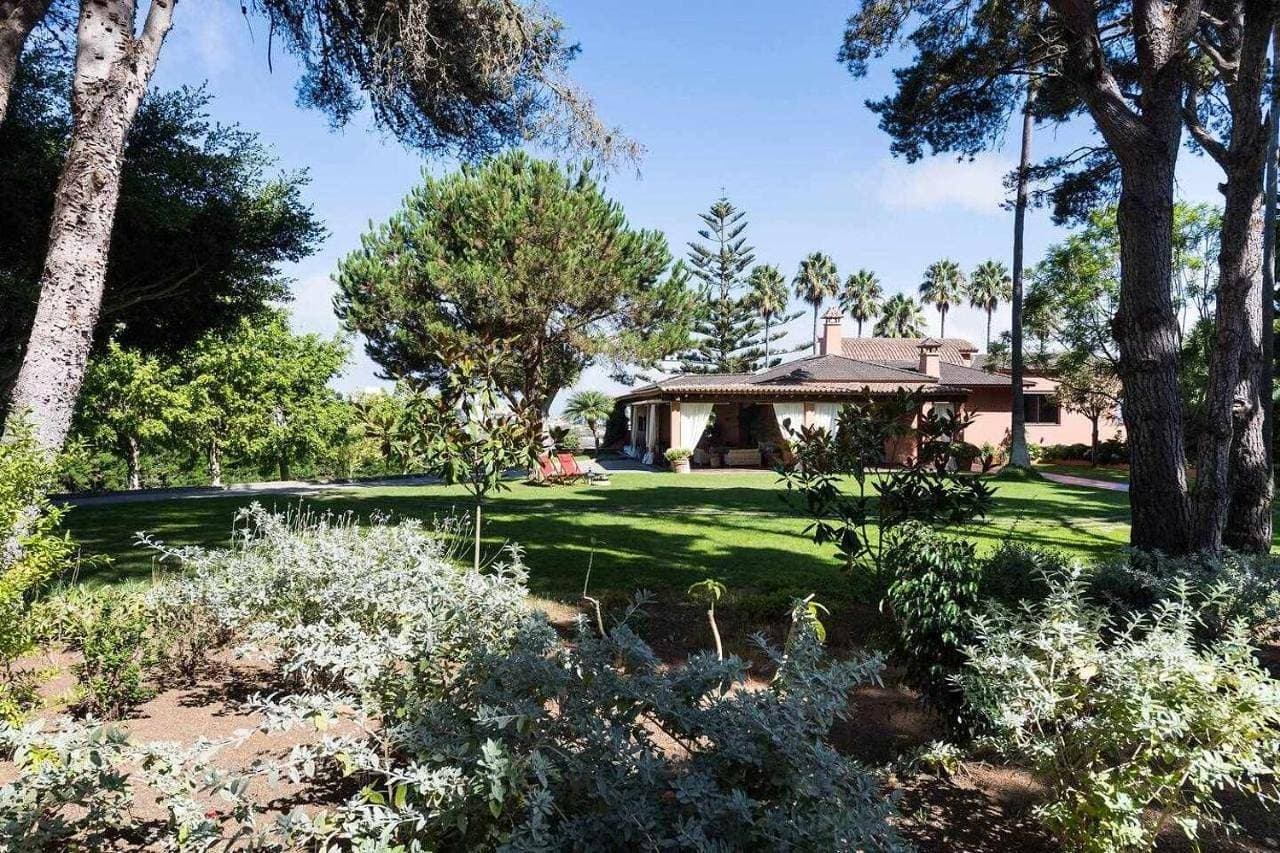 Foto 2 von 5: Villa