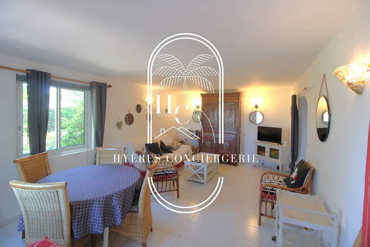 Foto 8 von 18: Ferienwohnung für 6 Personen mit Terrasse