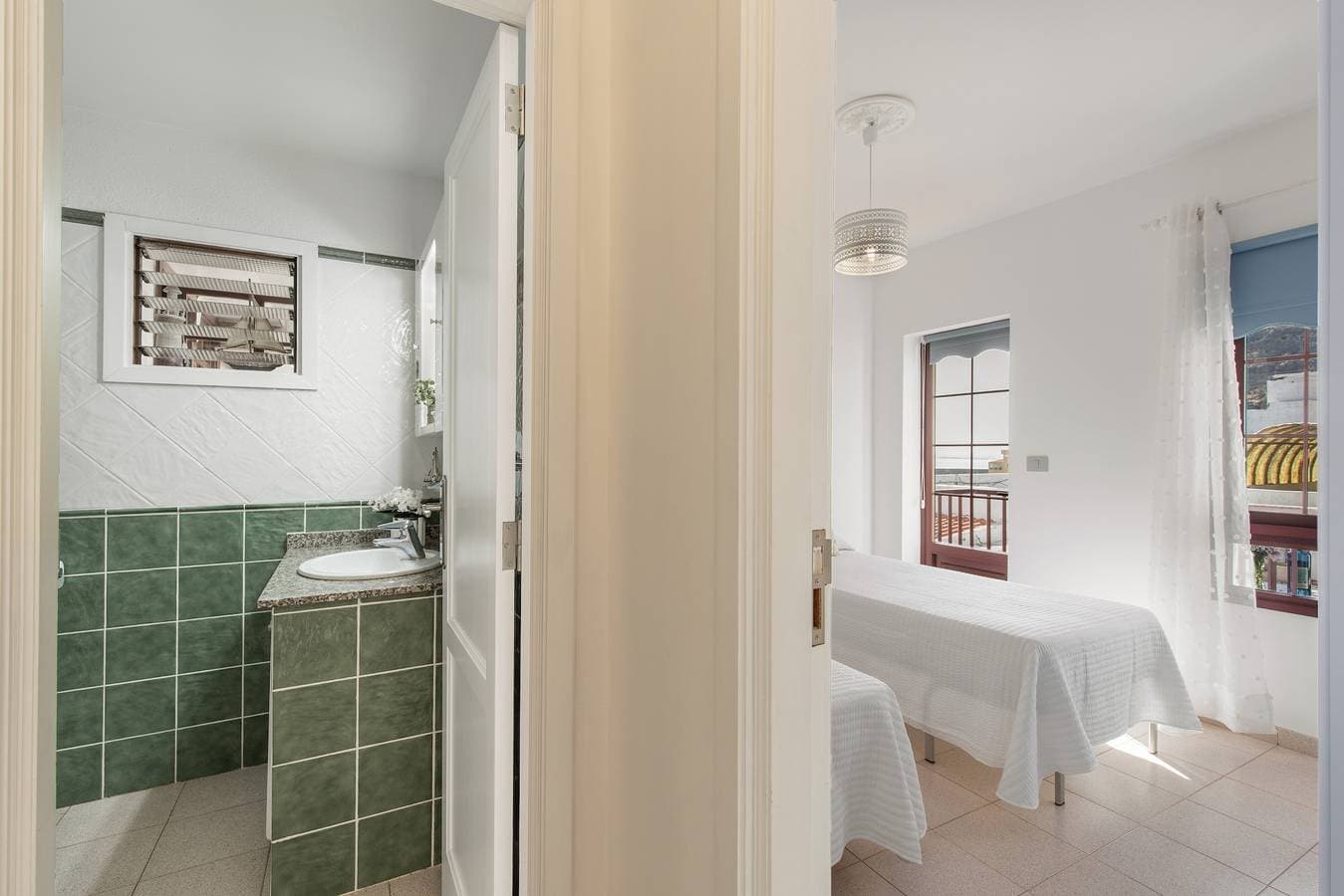 Foto 13 von 29: Ferienwohnung 'Orion Beach' mit Meerblick, privater Terrasse und Wi-Fi