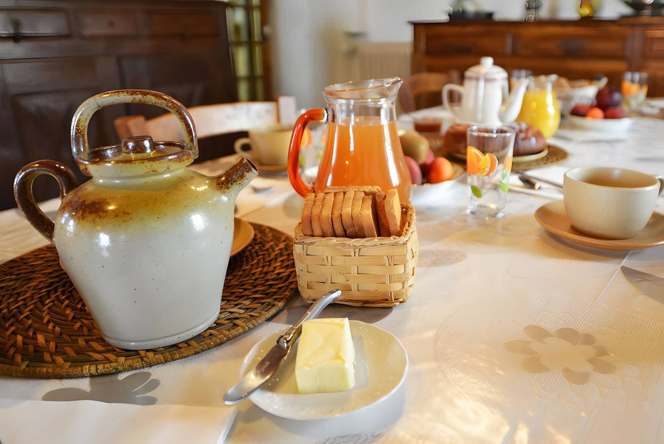 Foto 13 von 17: Bed & Breakfast 'Chambre La Familiale' mit Bergblick, Gemeinschaftspool und WLAN