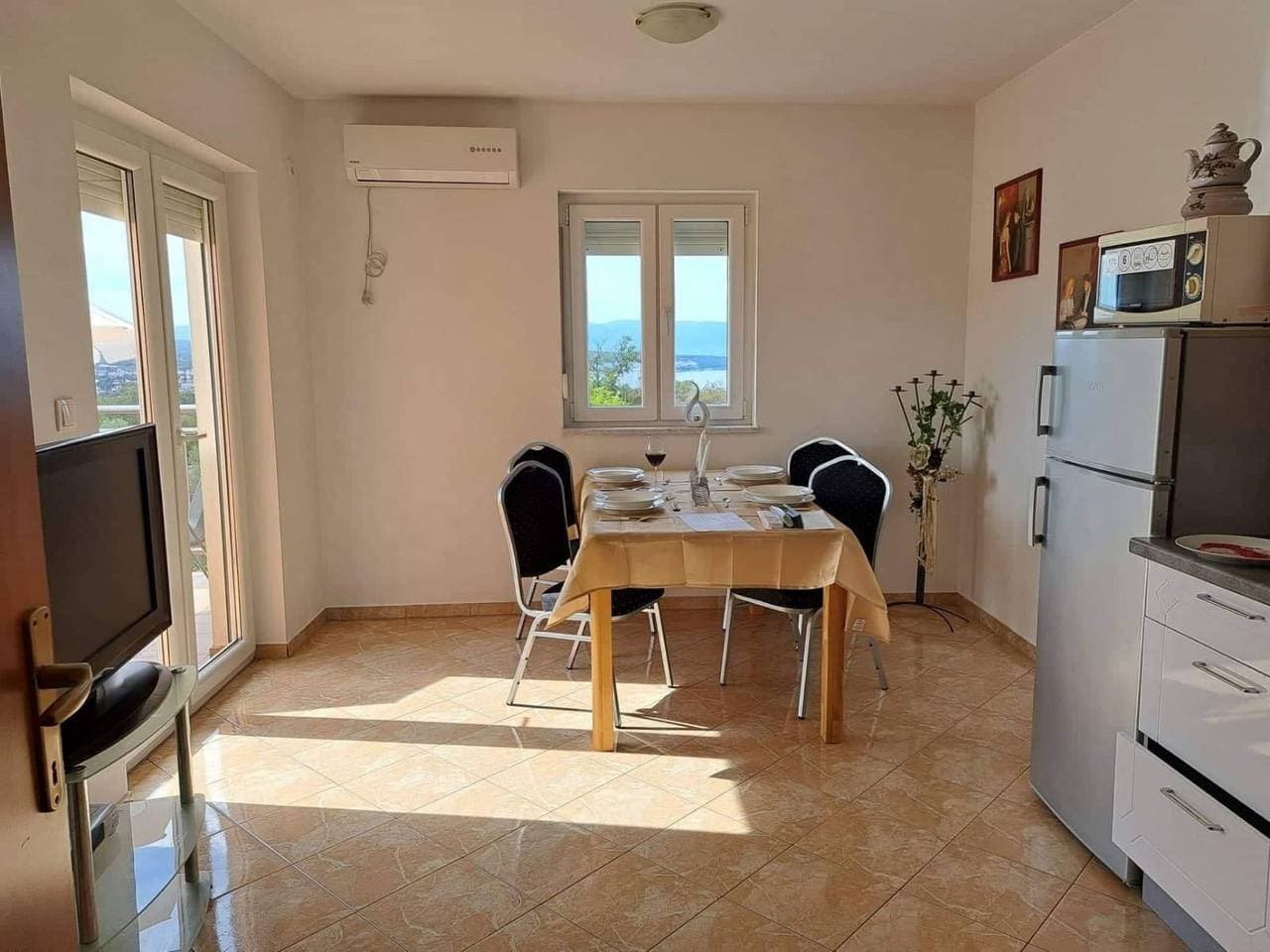 Foto 10 von 19: Wunderschöne Ferienwohnung, mit Meerblick und Pool