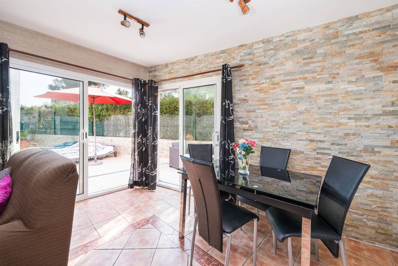 Foto 6 von 25: Ferienhaus 'Rotonda De Aucanada' mit privatem Pool, Wi-Fi und Klimaanlage