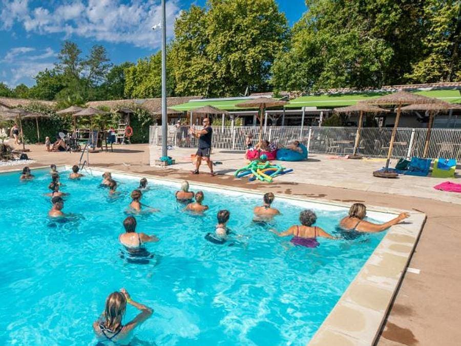 Foto 12 von 44: Camping Domaine de La Forge - Sea Green By Sunêlia - Mobilheim 4 personen - Cottage Confort 2 Zimmer 4/6 Pers.