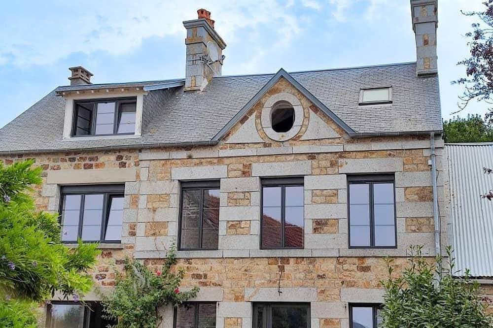 Großes renoviertes Haus, strandnah, Haustiere erlaubt 1