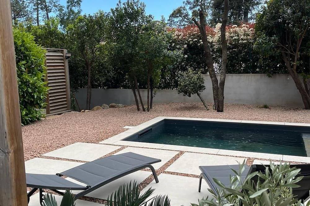 Contemporary villa for 2 people, private pool, enclosed grounds 1
