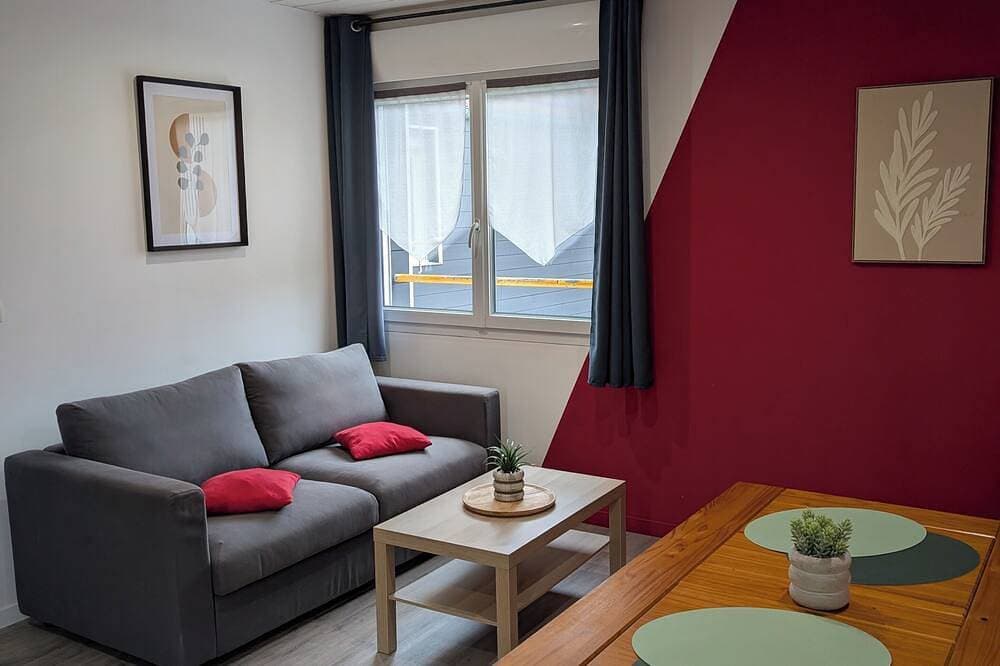 Comfortable individual lodgings in a natural setting. 1