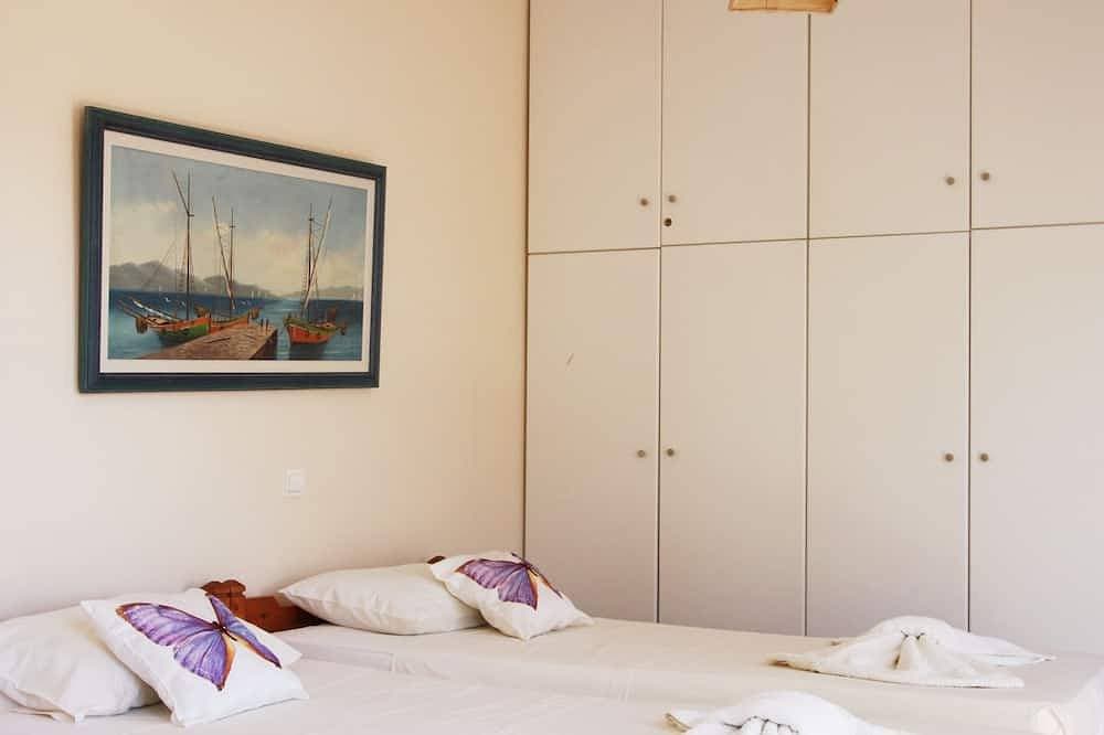 Foto 13 von 30: Mandola Studios Beachside - Skala Beach (Blue Studio)