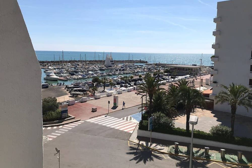 With WLAN, right on the beach with a view of the harbour 1