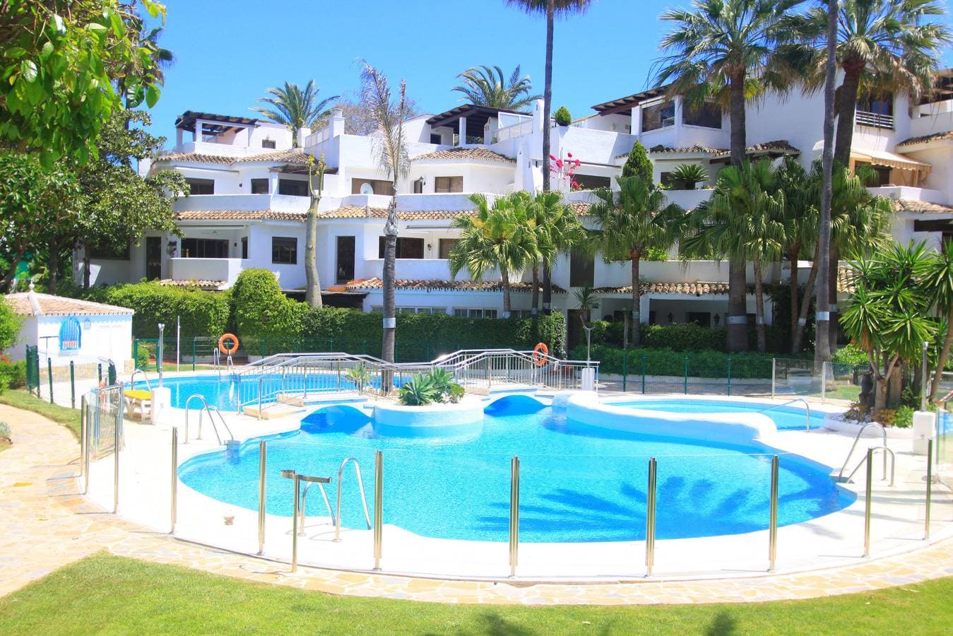 Foto 3 von 34: 2036 Spacious Golden Beach Penthouse with Sea View